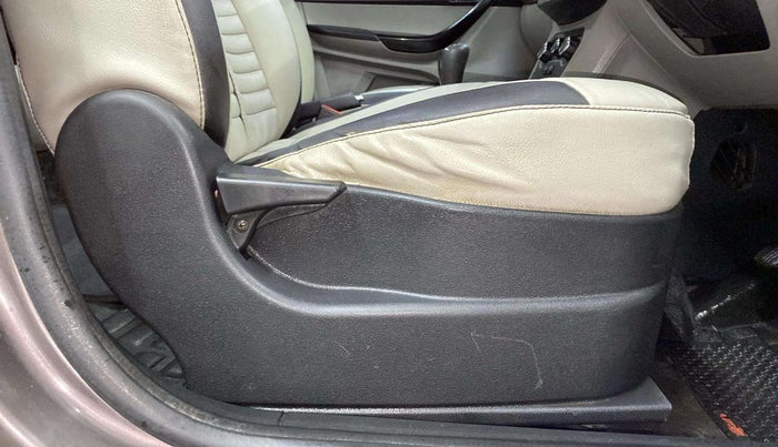 2018 Tata Tiago XT PETROL, Petrol, Manual, 51,126 km, Driver Side Adjustment Panel