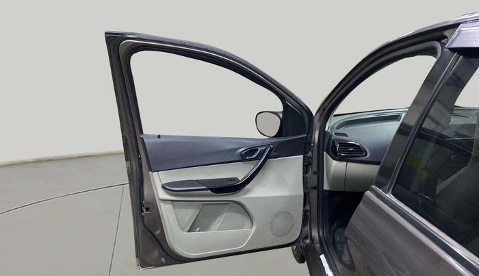 2018 Tata Tiago XT PETROL, Petrol, Manual, 51,126 km, LHS Front Door
