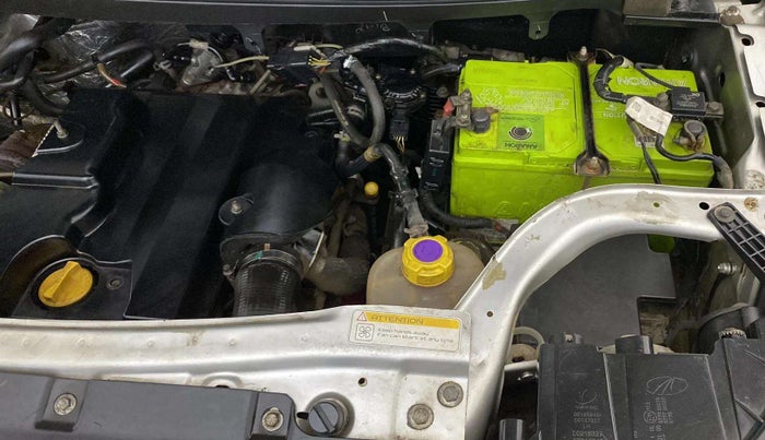 2019 Mahindra TUV300 T10, Diesel, Manual, 75,342 km, Engine View - Left