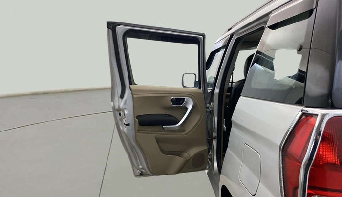 2019 Mahindra TUV300 T10, Diesel, Manual, 75,342 km, LHS Rear Door