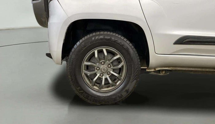 2019 Mahindra TUV300 T10, Diesel, Manual, 75,342 km, Right Rear Wheel