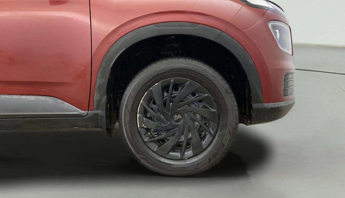 2022 Hyundai VENUE SX 1.2 PETROL, Petrol, Manual, 71,314 km, Right Front Wheel