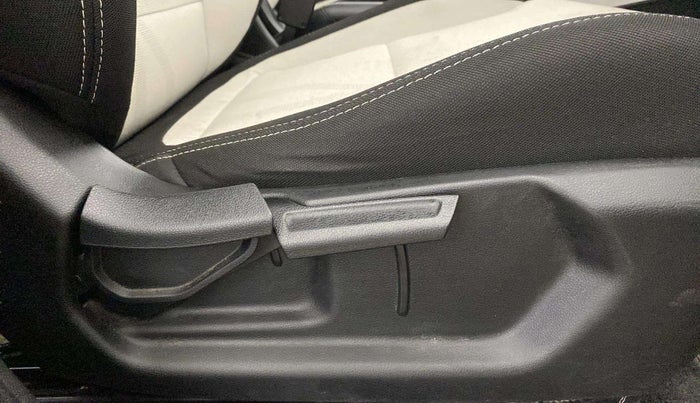 2022 Hyundai VENUE SX 1.2 PETROL, Petrol, Manual, 71,314 km, Driver Side Adjustment Panel