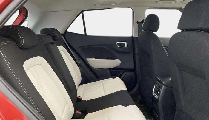 2022 Hyundai VENUE SX 1.2 PETROL, Petrol, Manual, 71,314 km, Right Side Rear Door Cabin