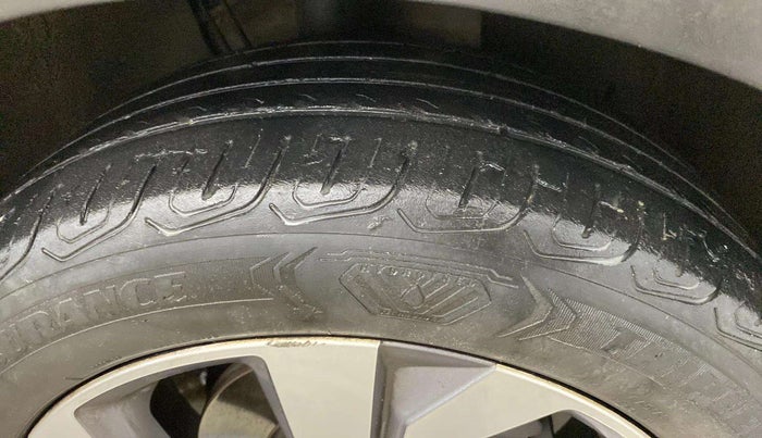 2021 Volkswagen TAIGUN TOPLINE 1.0 TSI AT, Petrol, Automatic, 62,949 km, Right Front Tyre Tread