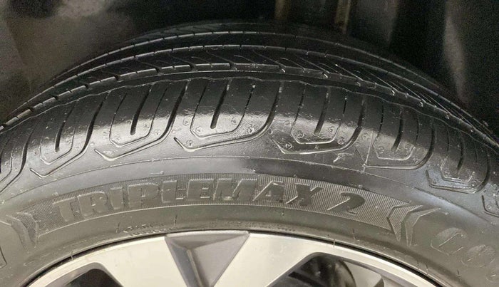 2021 Volkswagen TAIGUN TOPLINE 1.0 TSI AT, Petrol, Automatic, 62,949 km, Right Rear Tyre Tread