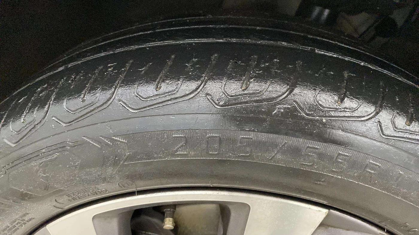 2021 Volkswagen TAIGUN TOPLINE 1.0 TSI AT, Petrol, Automatic, 62,949 km, Left Rear Tyre Tread