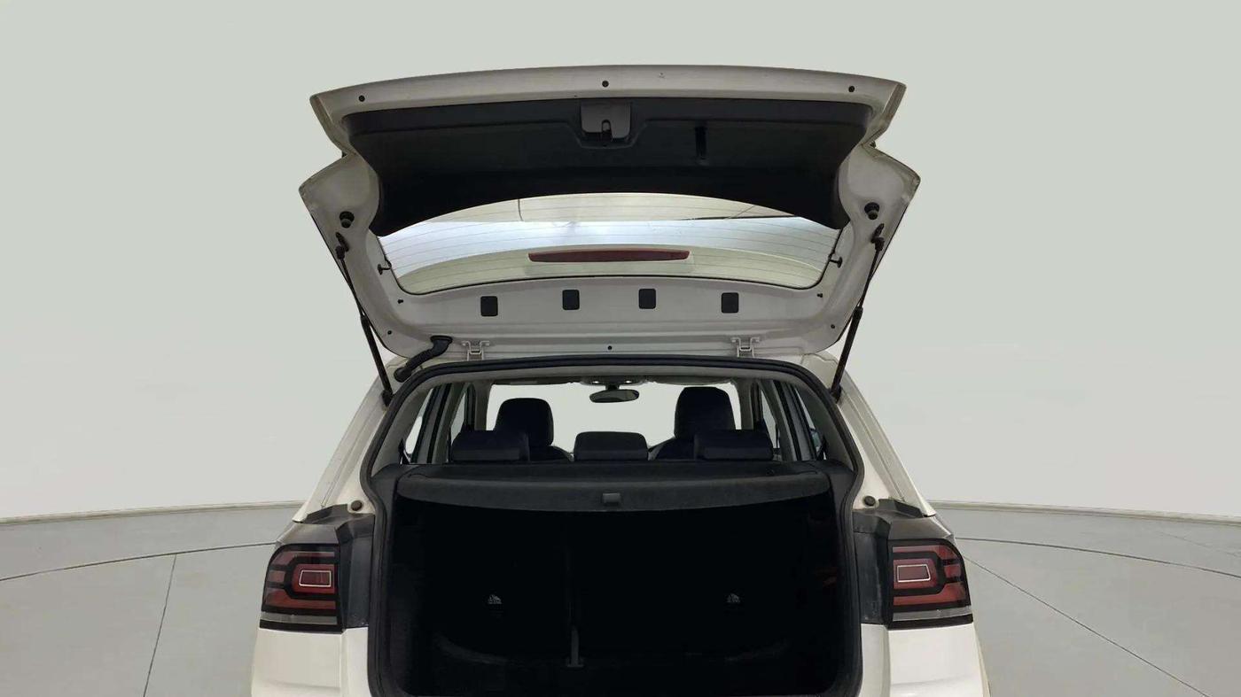 2021 Volkswagen TAIGUN TOPLINE 1.0 TSI AT, Petrol, Automatic, 62,949 km, Boot Door Open