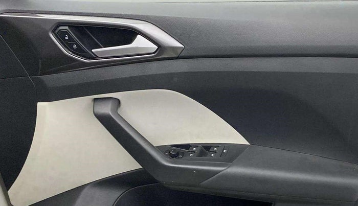 2021 Volkswagen TAIGUN TOPLINE 1.0 TSI AT, Petrol, Automatic, 62,949 km, Driver Side Door Panels Control