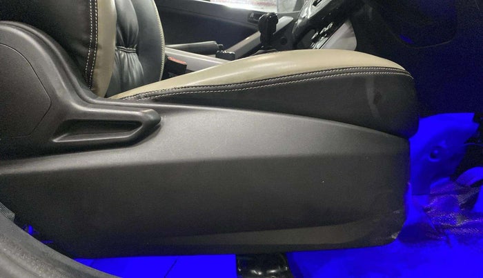 2021 Tata NEXON XM SUNROOF PETROL, Petrol, Manual, 34,047 km, Driver Side Adjustment Panel