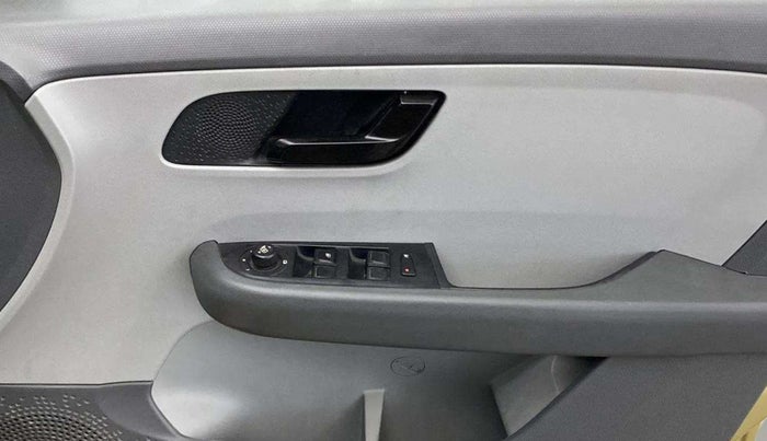 2020 Tata ALTROZ XM PETROL, Petrol, Manual, 59,540 km, Driver Side Door Panels Control