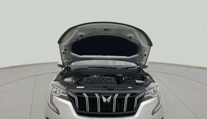 2023 Mahindra XUV700 AX 7 D AT 7 STR, Diesel, Automatic, 17,687 km, Open Bonet