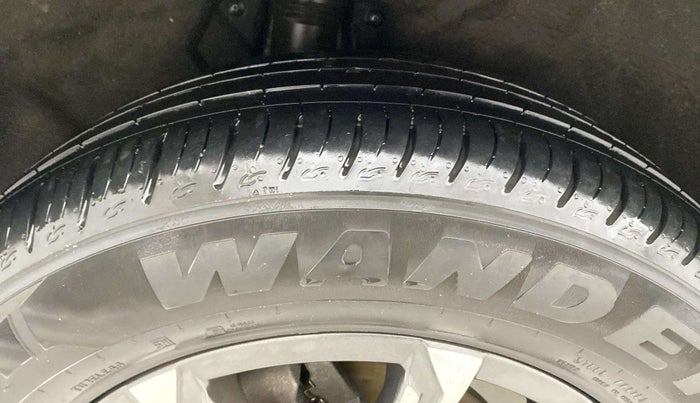2023 Mahindra XUV700 AX 7 D AT 7 STR, Diesel, Automatic, 17,687 km, Right Rear Tyre Tread