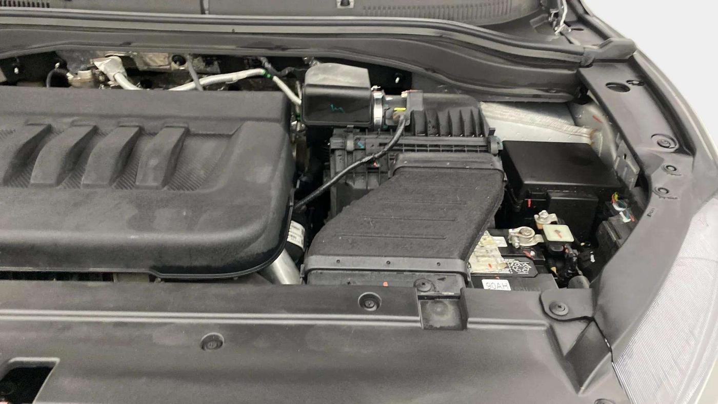 2023 Mahindra XUV700 AX 7 D AT 7 STR, Diesel, Automatic, 17,687 km, Engine View - Left