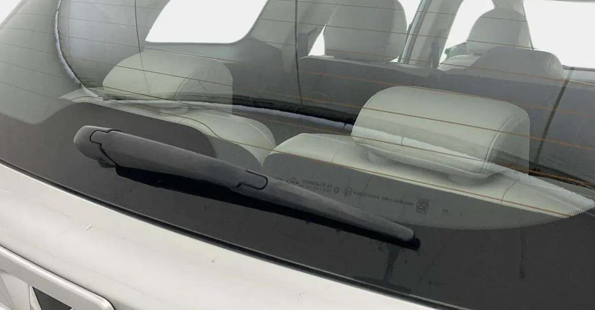 2023 Mahindra XUV700 AX 7 D AT 7 STR, Diesel, Automatic, 17,687 km, Rear Wiper