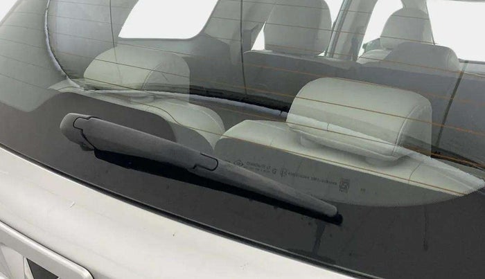 2023 Mahindra XUV700 AX 7 D AT 7 STR, Diesel, Automatic, 17,687 km, Rear Wiper