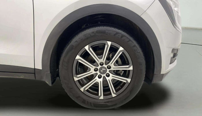 2023 Mahindra XUV700 AX 7 D AT 7 STR, Diesel, Automatic, 17,687 km, Right Front Wheel