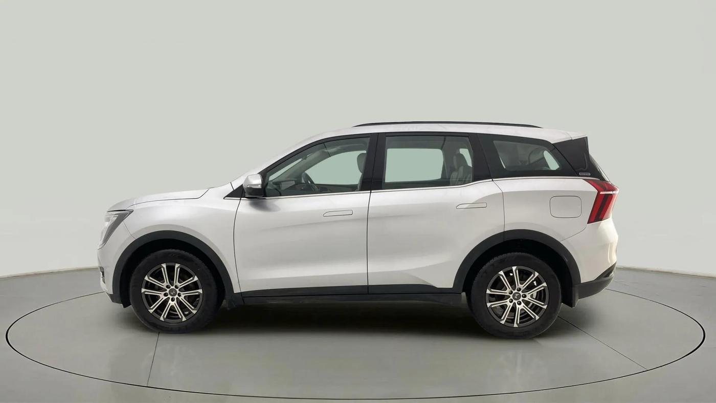 2023 Mahindra XUV700 AX 7 D AT 7 STR, Diesel, Automatic, 17,687 km, Left Side