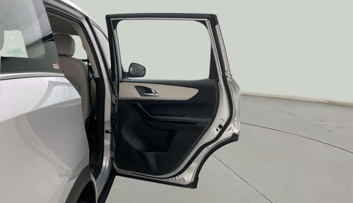 2023 Mahindra XUV700 AX 7 D AT 7 STR, Diesel, Automatic, 17,687 km, RHS Rear Door