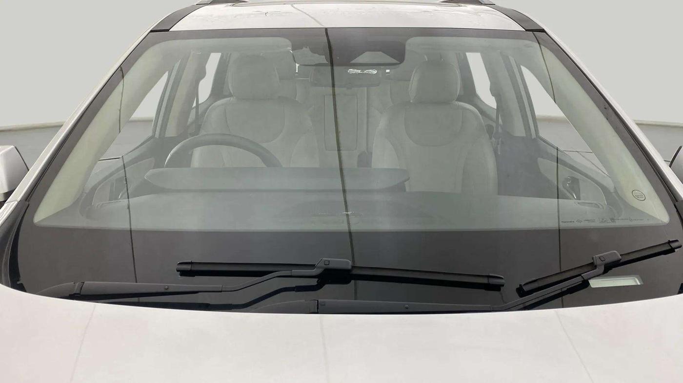 2023 Mahindra XUV700 AX 7 D AT 7 STR, Diesel, Automatic, 17,687 km, Front Windshield