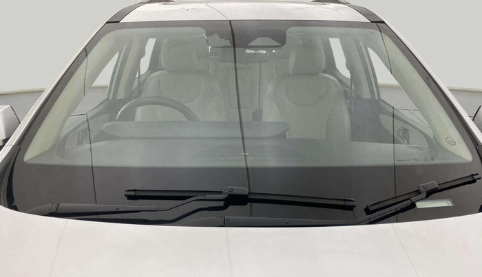 2023 Mahindra XUV700 AX 7 D AT 7 STR, Diesel, Automatic, 17,687 km, Front Windshield