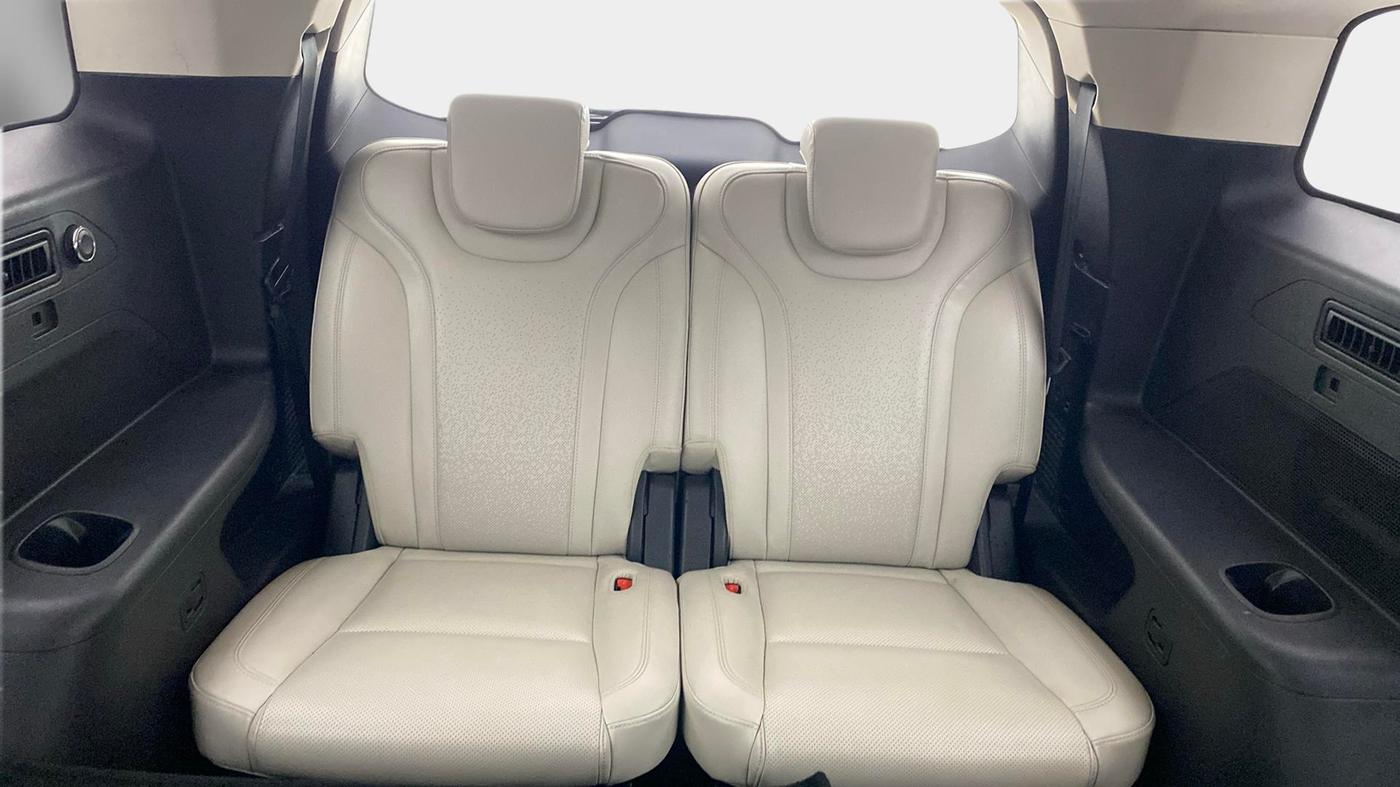 2023 Mahindra XUV700 AX 7 D AT 7 STR, Diesel, Automatic, 17,687 km, Third Seat Row ( optional )
