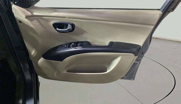 2013 Hyundai i10 MAGNA 1.1, Petrol, Manual, 9,292 km, Driver Side Door Panels Control