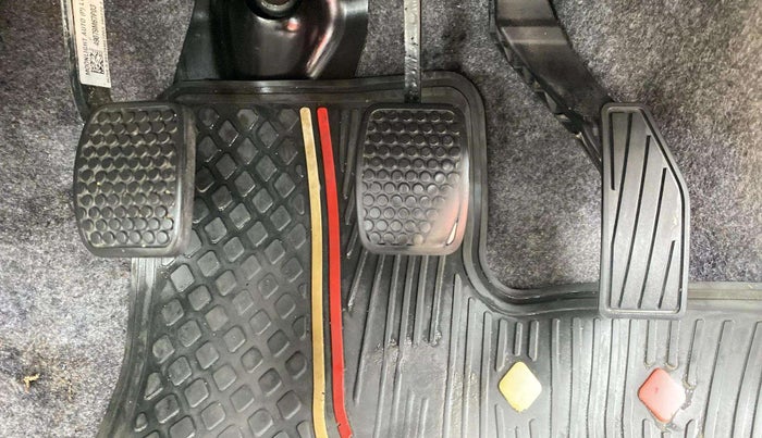 2022 Maruti Alto LXI OPT CNG, CNG, Manual, 43,298 km, Pedals
