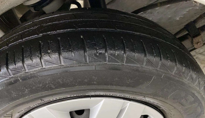 2021 Maruti Alto LXI CNG, CNG, Manual, 63,175 km, Left Front Tyre Tread