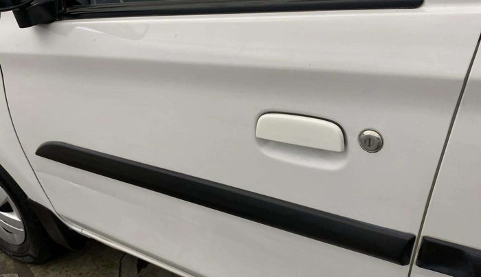 2021 Maruti Alto LXI CNG, CNG, Manual, 63,175 km, Front passenger door - Minor scratches
