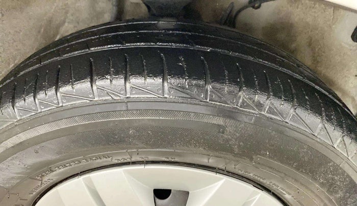 2021 Maruti Alto LXI CNG, CNG, Manual, 63,175 km, Right Front Tyre Tread