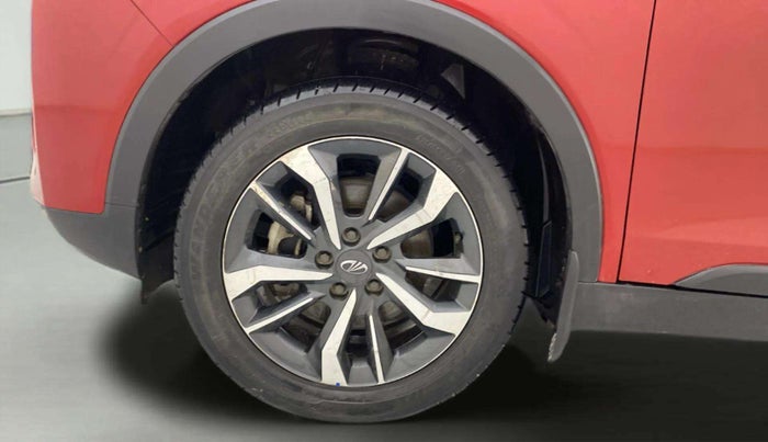 2021 Mahindra XUV300 W8 (O) 1.5 DIESEL, Diesel, Manual, 85,374 km, Left Front Wheel