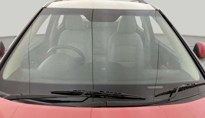 2021 Mahindra XUV300 W8 (O) 1.5 DIESEL, Diesel, Manual, 85,374 km, Front Windshield