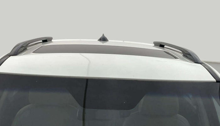 2021 Mahindra XUV300 W8 (O) 1.5 DIESEL, Diesel, Manual, 85,374 km, Moonroof/ Sunroof