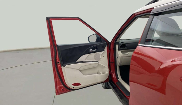 2021 Mahindra XUV300 W8 (O) 1.5 DIESEL, Diesel, Manual, 85,374 km, LHS Front Door