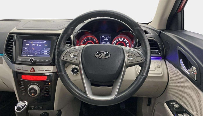 2021 Mahindra XUV300 W8 (O) 1.5 DIESEL, Diesel, Manual, 85,374 km, Steering Wheel Close Up
