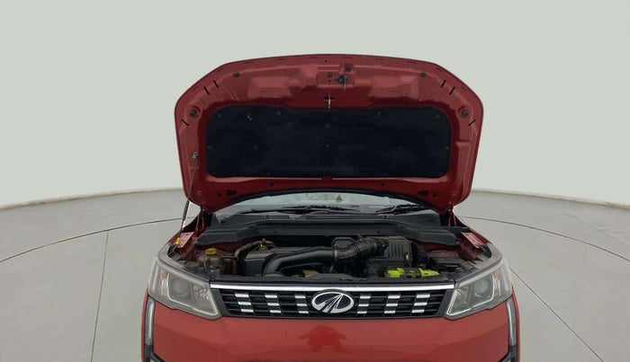 2021 Mahindra XUV300 W8 (O) 1.5 DIESEL, Diesel, Manual, 85,374 km, Open Bonet
