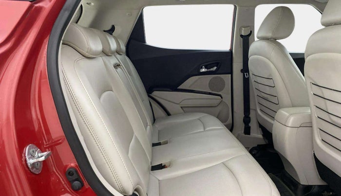 2021 Mahindra XUV300 W8 (O) 1.5 DIESEL, Diesel, Manual, 85,374 km, Right Side Rear Door Cabin