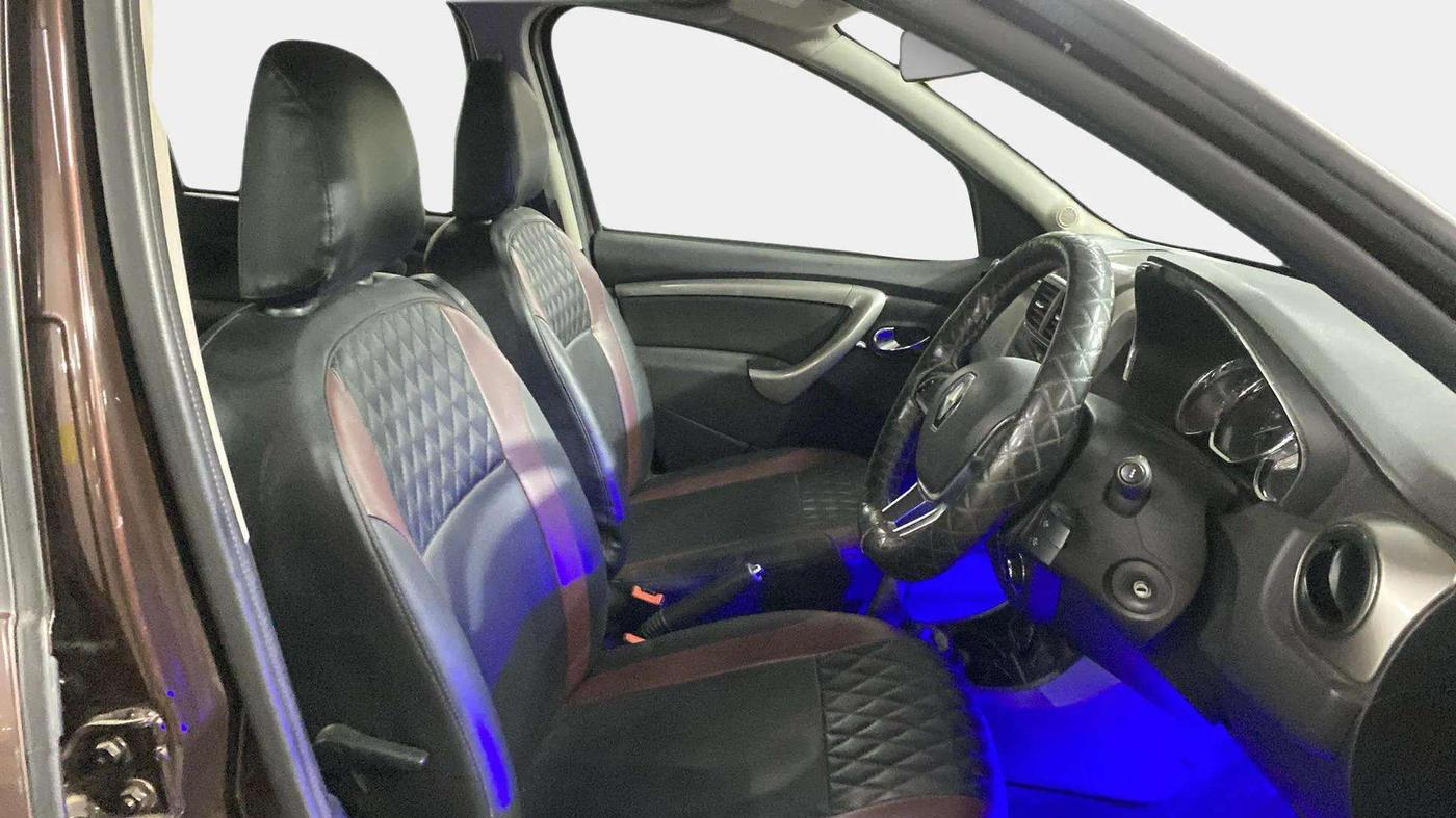 2021 Renault Duster RXZ 1.3 TURBO PETROL CVT, Petrol, Automatic, 39,969 km, Right Side Front Door Cabin