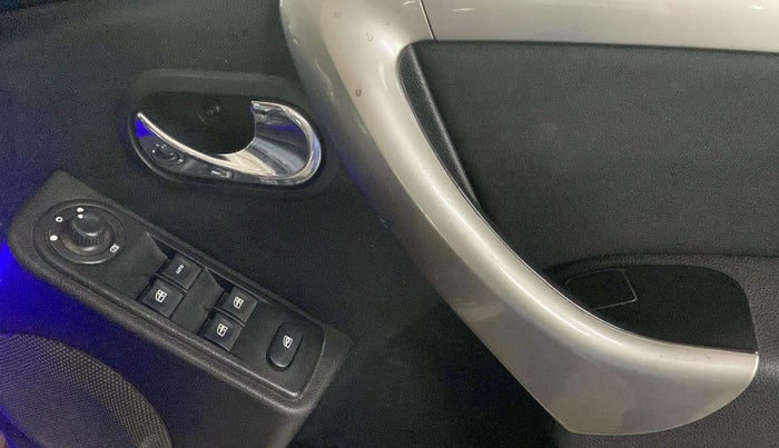 2021 Renault Duster RXZ 1.3 TURBO PETROL CVT, Petrol, Automatic, 39,036 km, Driver Side Door Panels Control