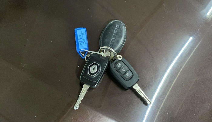 2021 Renault Duster RXZ 1.3 TURBO PETROL CVT, Petrol, Automatic, 39,036 km, Key Close Up