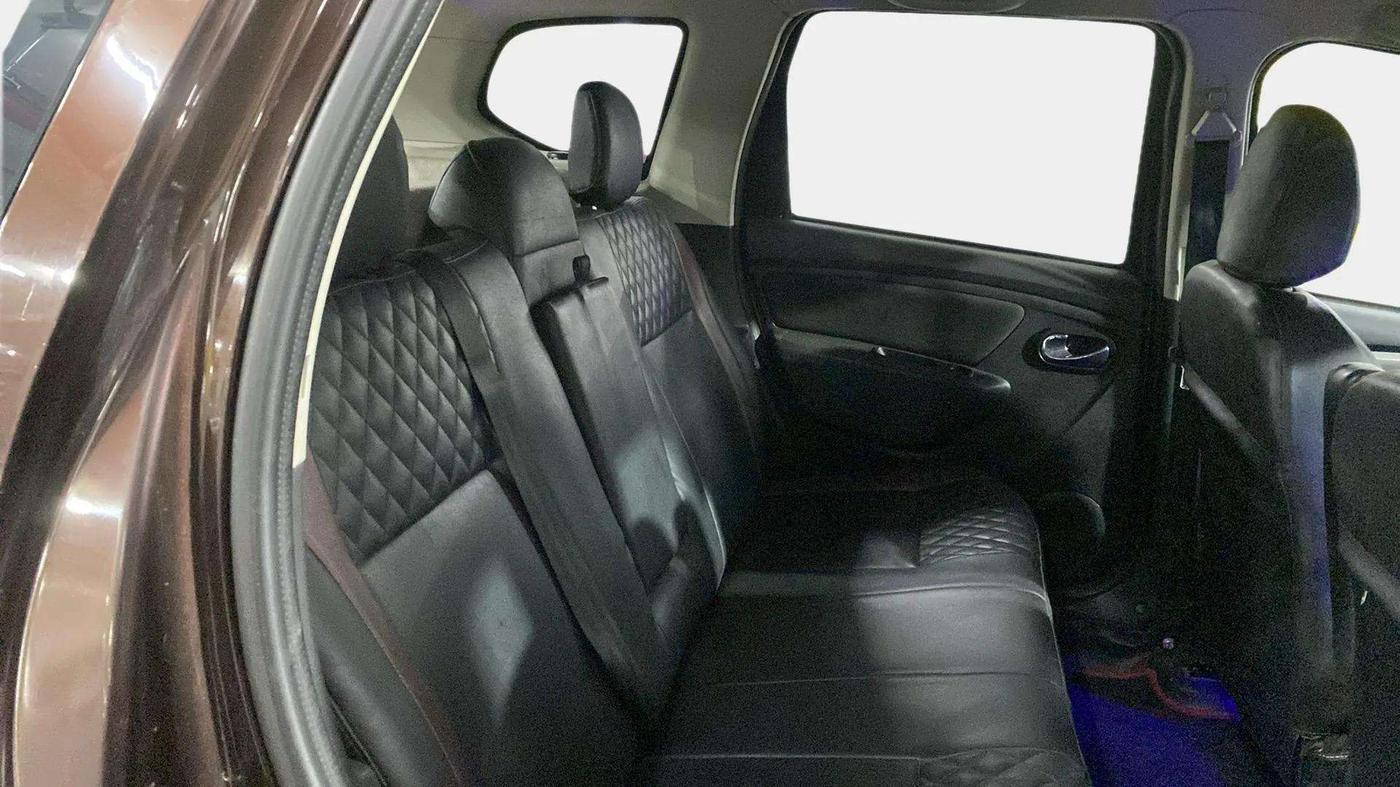 2021 Renault Duster RXZ 1.3 TURBO PETROL CVT, Petrol, Automatic, 39,969 km, Right Side Rear Door Cabin