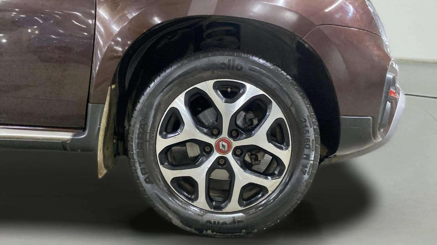 2021 Renault Duster RXZ 1.3 TURBO PETROL CVT, Petrol, Automatic, 39,969 km, Right Front Wheel