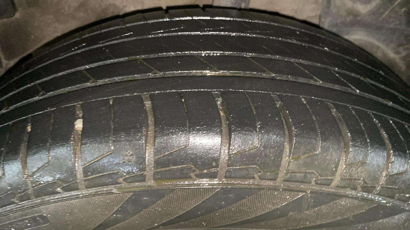 2021 Renault Duster RXZ 1.3 TURBO PETROL CVT, Petrol, Automatic, 39,969 km, Left Rear Tyre Tread