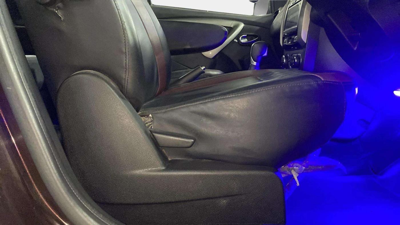 2021 Renault Duster RXZ 1.3 TURBO PETROL CVT, Petrol, Automatic, 39,969 km, Driver Side Adjustment Panel