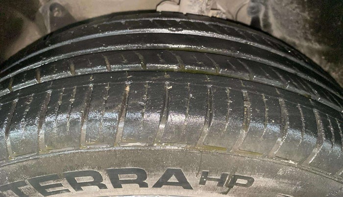 2021 Renault Duster RXZ 1.3 TURBO PETROL CVT, Petrol, Automatic, 39,036 km, Left Front Tyre Tread