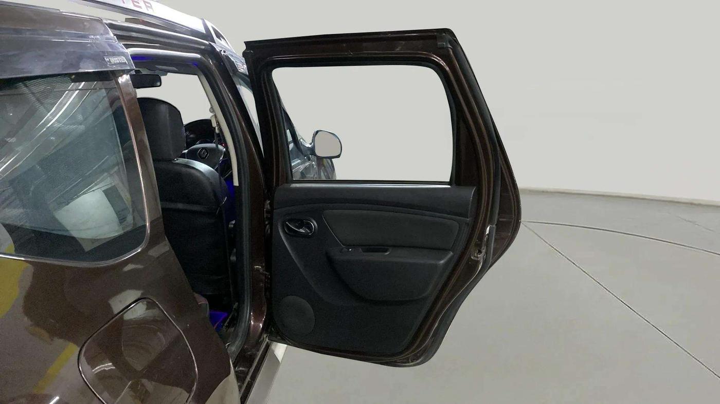 2021 Renault Duster RXZ 1.3 TURBO PETROL CVT, Petrol, Automatic, 39,969 km, RHS Rear Door
