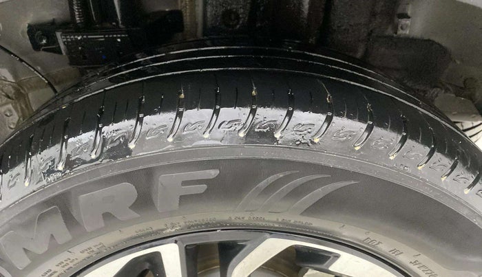 2023 KIA CARENS PRESTIGE PLUS 1.5 PETROL DCT 7 STR, Petrol, Automatic, 27,100 km, Left Rear Tyre Tread
