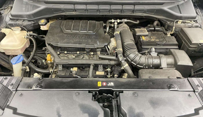 2023 KIA CARENS PRESTIGE PLUS 1.5 PETROL DCT 7 STR, Petrol, Automatic, 27,100 km, Engine View