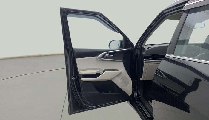 2023 KIA CARENS PRESTIGE PLUS 1.5 PETROL DCT 7 STR, Petrol, Automatic, 27,100 km, LHS Front Door